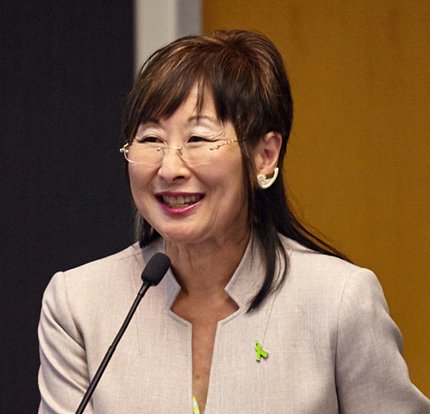 Hiramoto speaks at podium