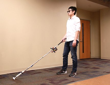 Zhang demonstrates the Robocane