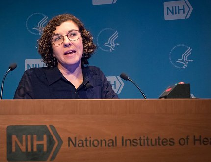 Dr. Diez Roux speaks at podium