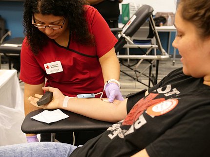 NCATS staff participate in local blood drive.