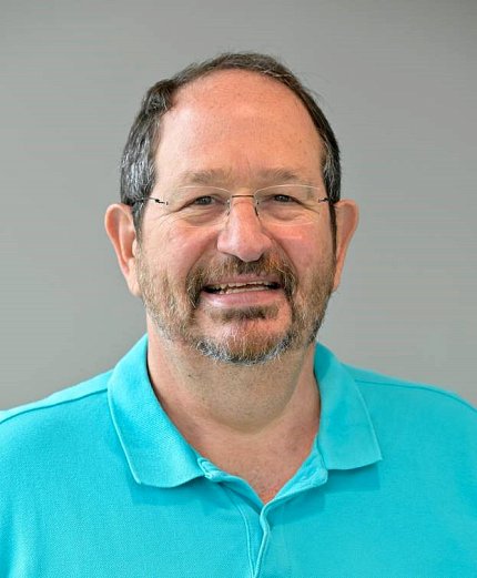 .Landsman head and shoulders