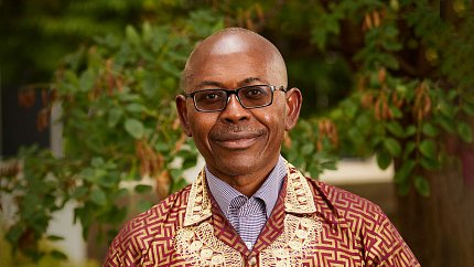 Rotimi head and shoulders