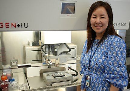 Dr. Tea Soon Park in the lab