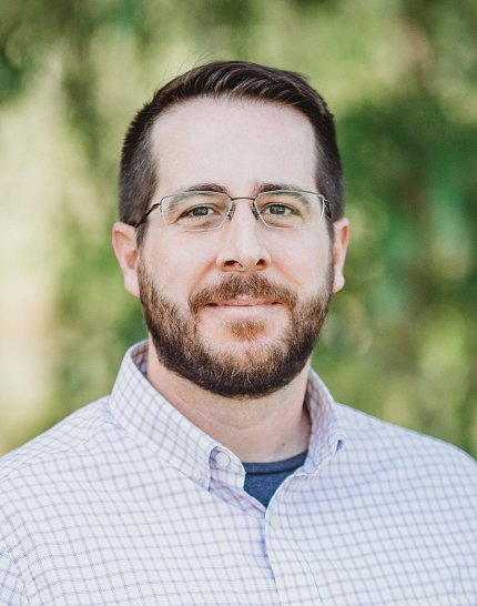 Dr. Jason McLellan head shot