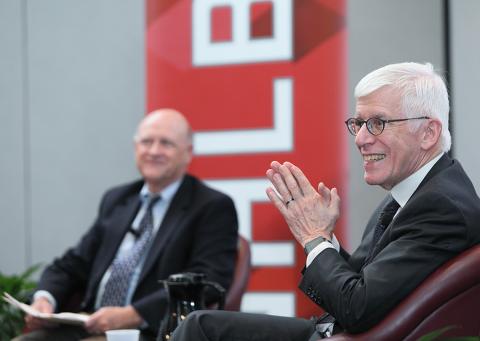 Dr. Samet participates in discussion with Dr. Kiley