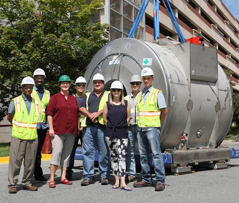 The team involved in the 7T magnet renovation and installation project.