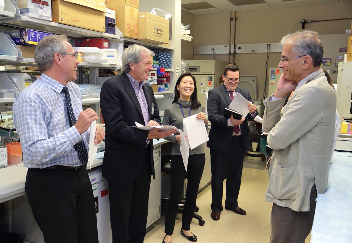 DeSaulnier meets NIH staff