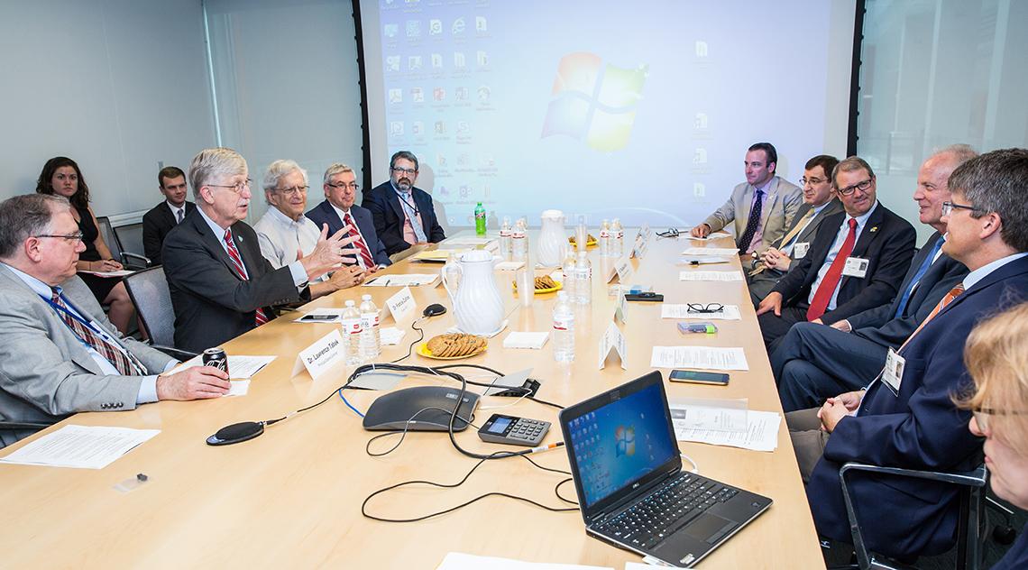 Large group discussion of Alzheimer's disease