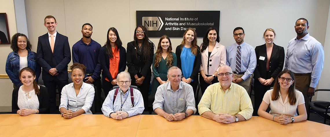NIAMS summer interns with leadership