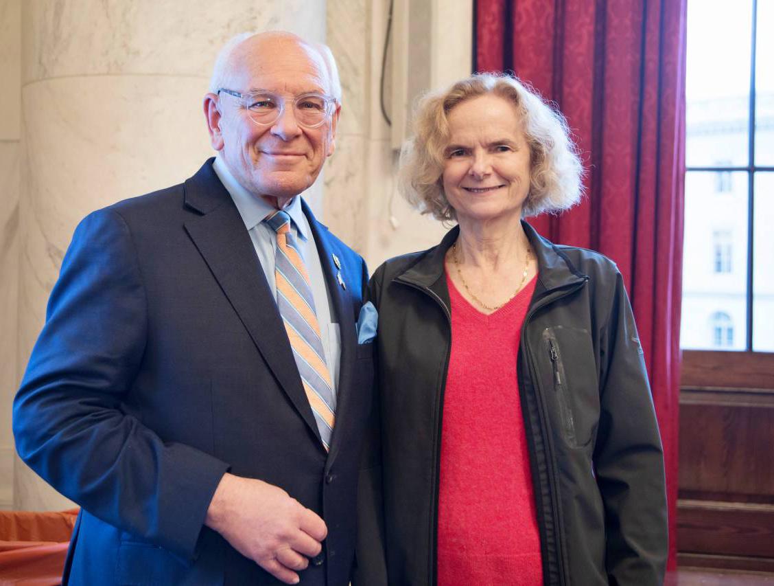 Congressman and Volkow pose together.