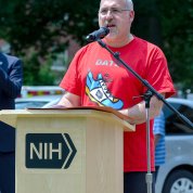 Tim Tosten gives the hike’s ground rules.