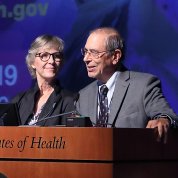 Drs. Newman and Gallin at podium.