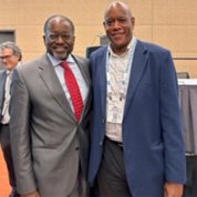 Gibbons and Richmond pose together.