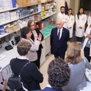 Reed visits an oncology clinic