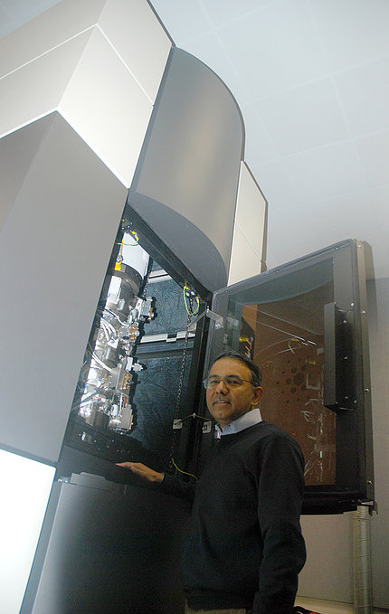 Dr. Subramaniam with his EM machine