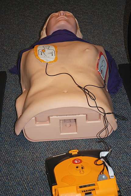An AED mannequin