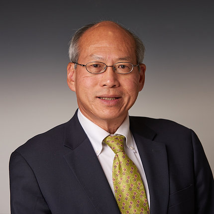Dr. Francis G. Lu, headshot