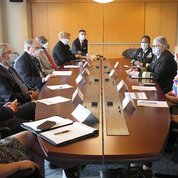 Levine meets with Tabak and a group of IC directors. PHOTO: CHIA-CHI CHARLIE CHANG