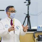 Dr. Leighton Chan, chief of the CC’s Rehabilitation Medicine Department, describes NIH’s traumatic brain injury research. PHOTO: Daniel Soñé